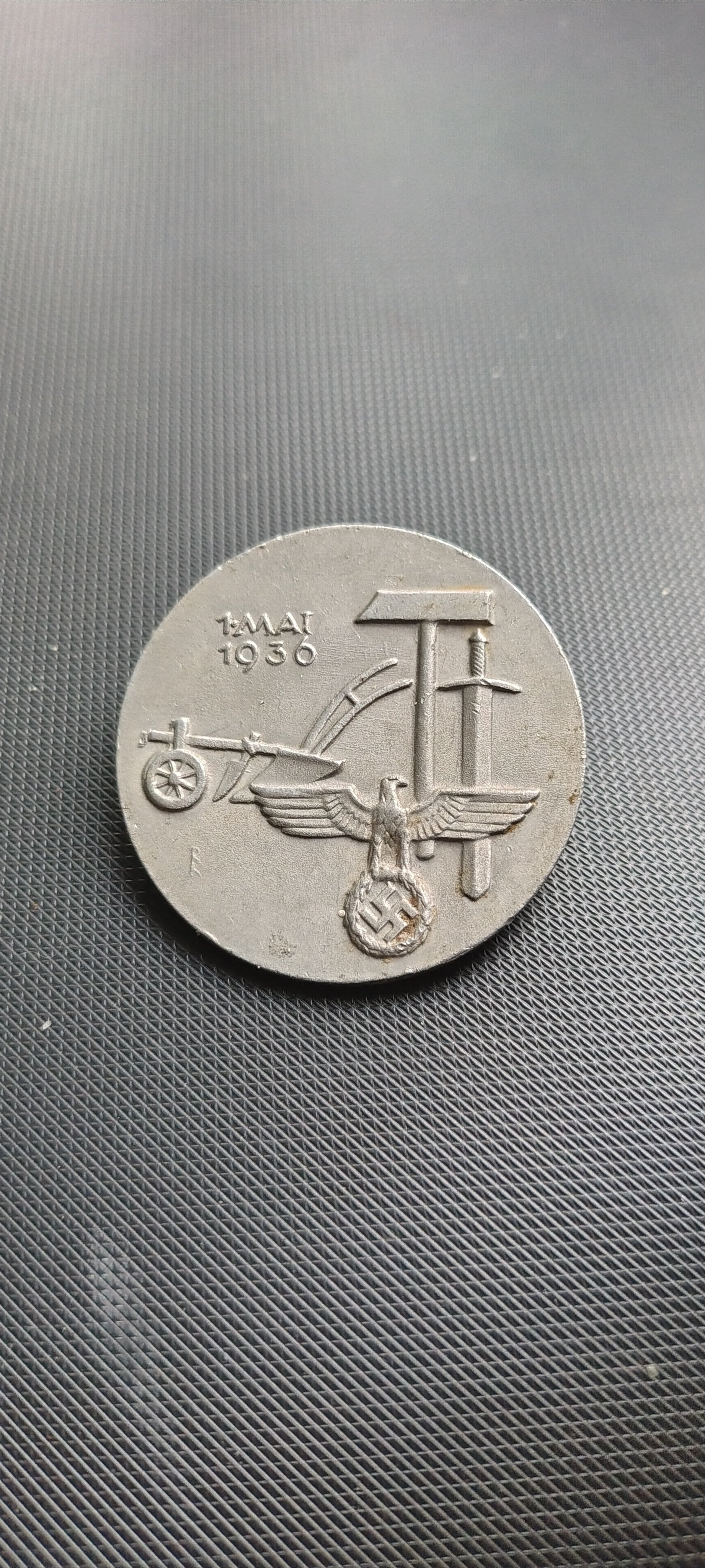1936 German National Labour Day Badge