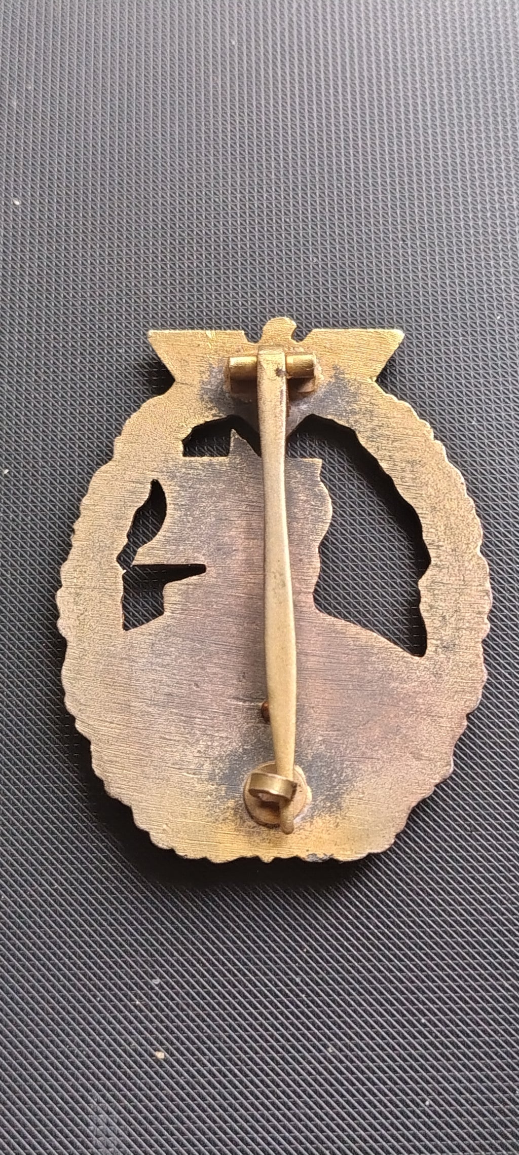WW2 German Kriegsmarine Auxiliary Cruiser Badge