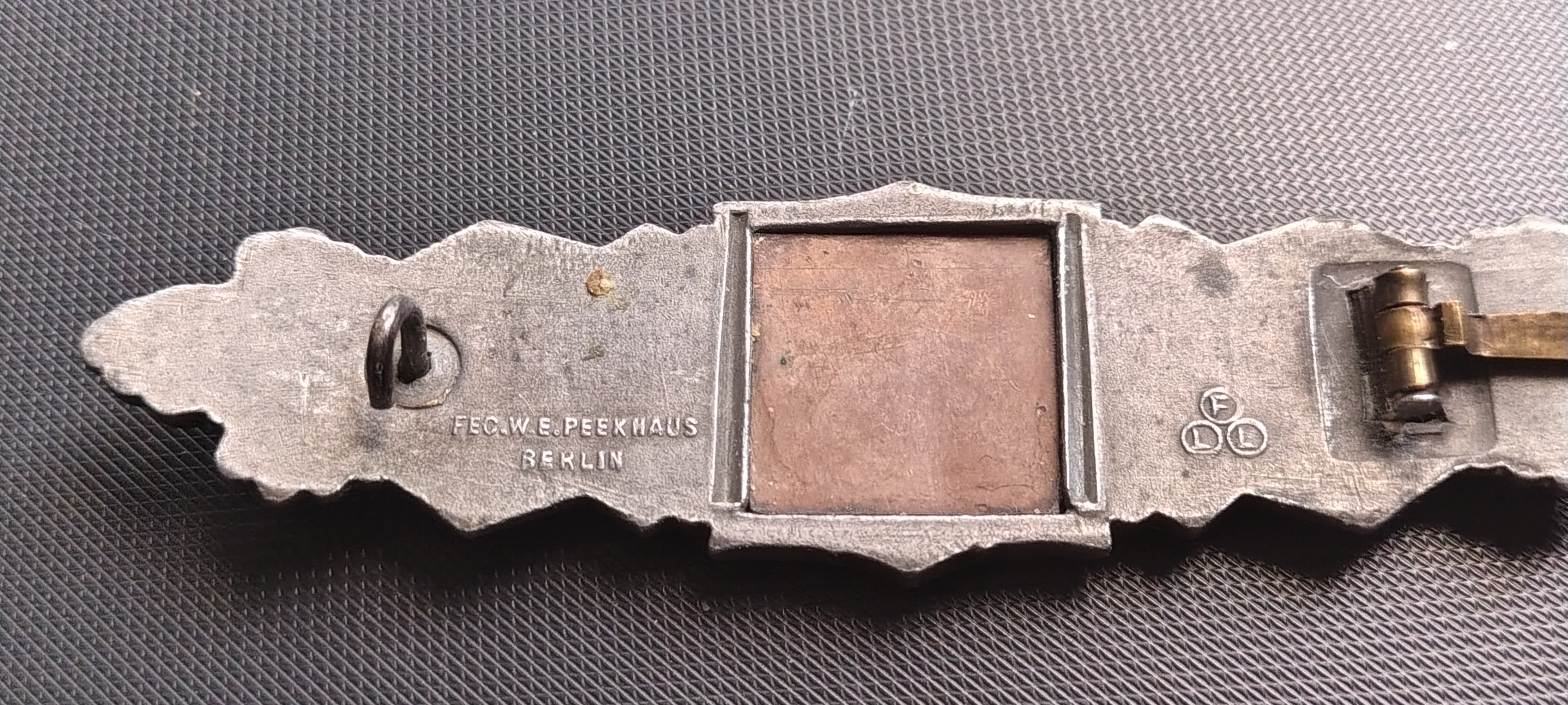 A German close Combat Clasp