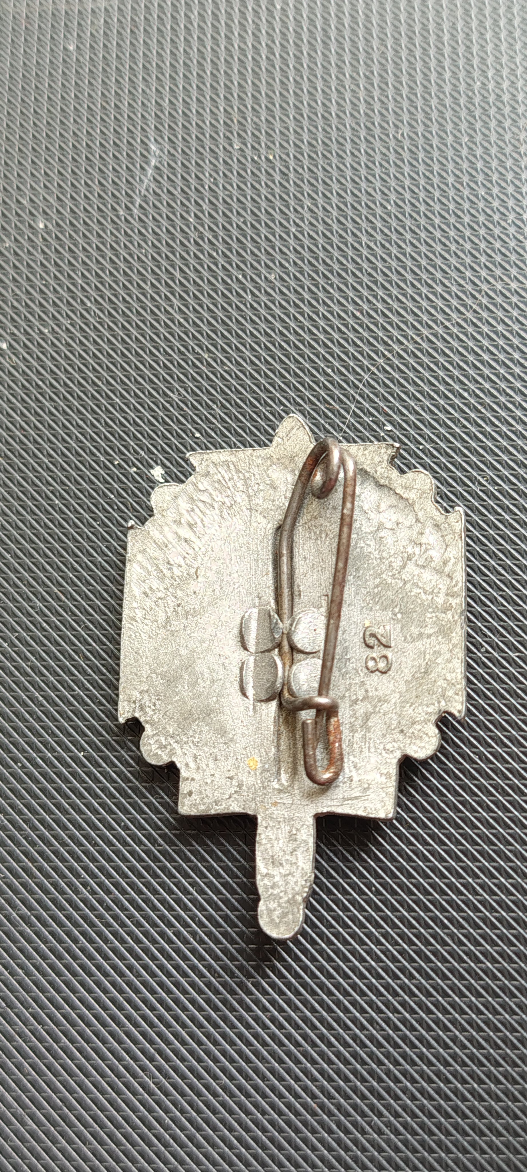 Tag Der Wehrmacht 1942 Tinnie Badge
