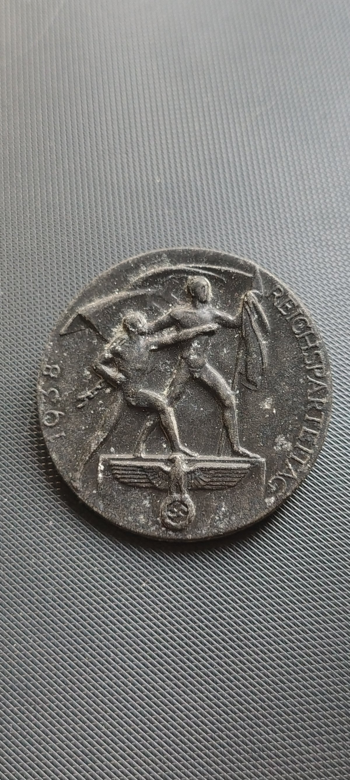 1938 Reichsparteltag Tinnie Badge