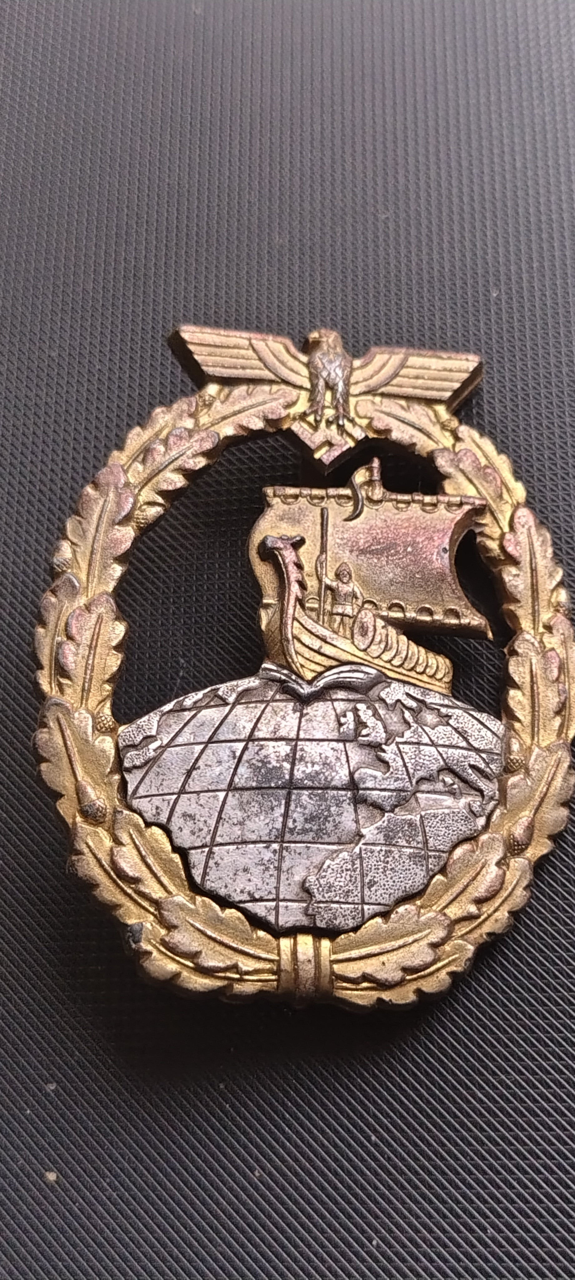WW2 German Kriegsmarine Auxiliary Cruiser Badge